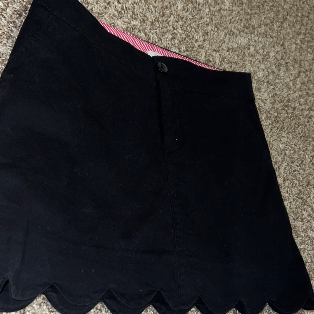 Crown & Ivy Black Mini Skirt with Scalloped Hem Size 2 - Picture 9 of 12